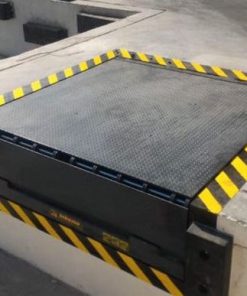 Hydraulic dock leveler