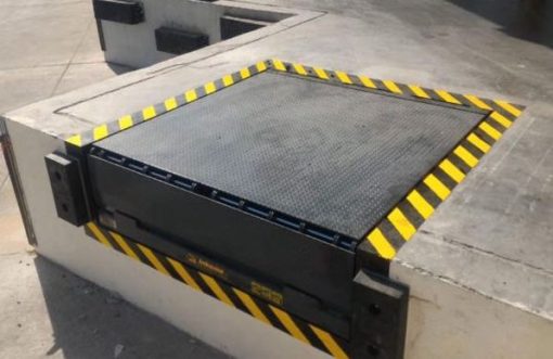 Hydraulic dock leveler