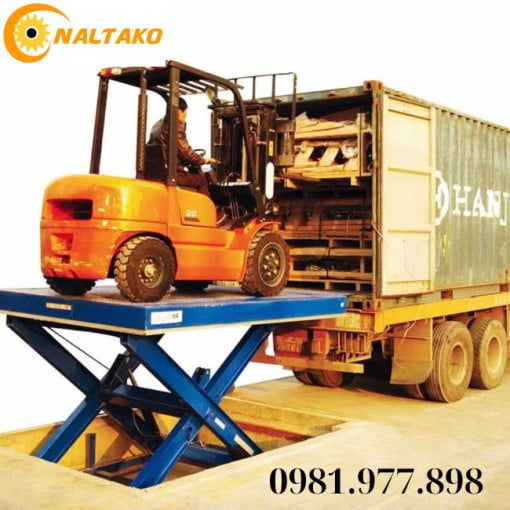 Bàn Nâng Đóng - Rút Hàng Từ Container