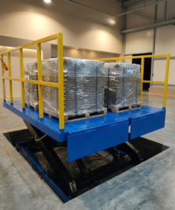 Naltako thực hiện thử tải bàn nâng thủy lực
