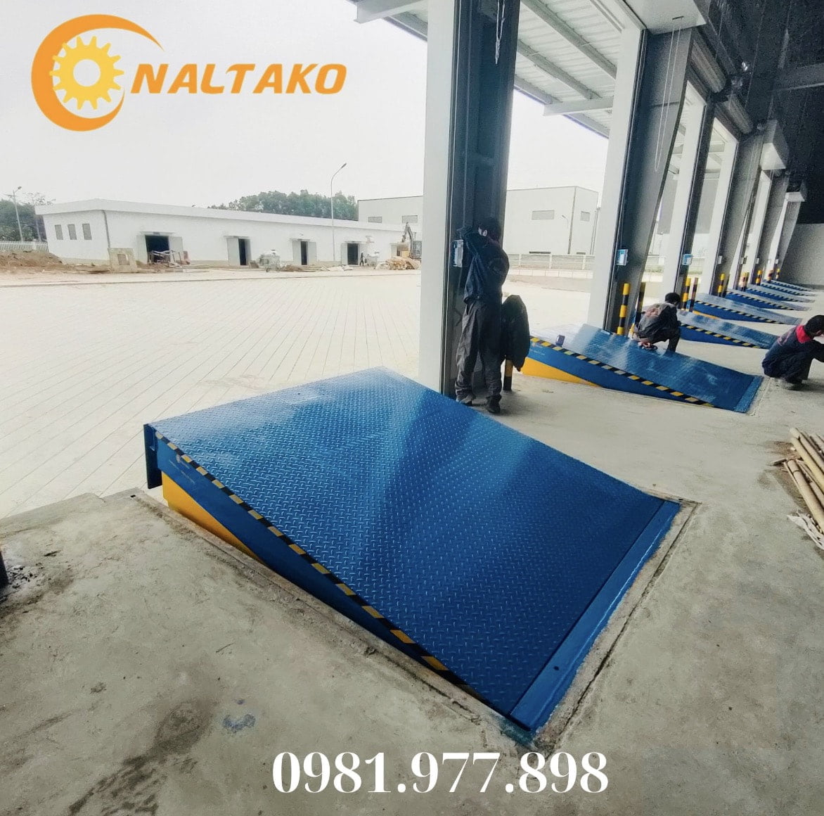 Sàn nâng thủy lực dock leveler tại Naltako