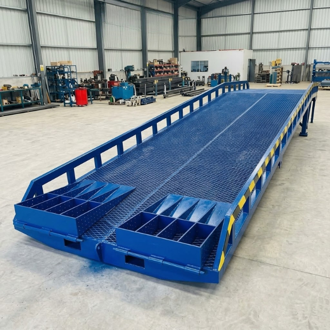 14 to 20-Ton Mobile Dock Ramp 14 to 20-Ton Mobile Dock Ramp