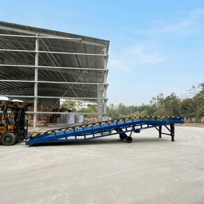 Standard 12-Ton Forklift Ramp 4 Standard 12-Ton Forklift Ramp 4