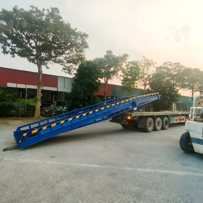 Steel Grating Forklift Ramp 5 Steel Grating Forklift Ramp 5