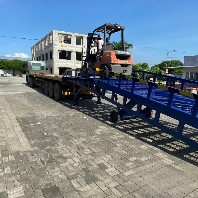 Steel Grating Forklift Ramp Steel Grating Forklift Ramp