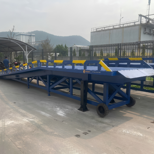 Steel Grating Forklift Ramp 3 Steel Grating Forklift Ramp 3
