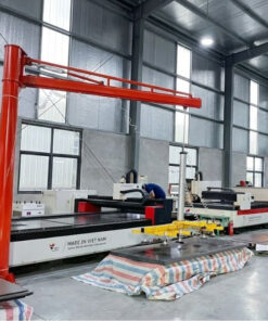 Cẩu trục xoay kèm bộ hút chân không 200kg có cấu trúc vững chắc