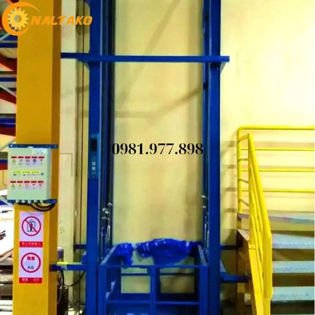 Thang Tời Hàng Mini Thủy Lực 3 Thang Tời Hàng Mini Thủy Lực 3