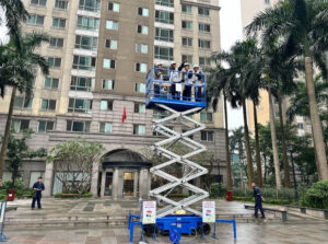 Naltako bàn giao xe nâng người tại Huyndai Hillstate 