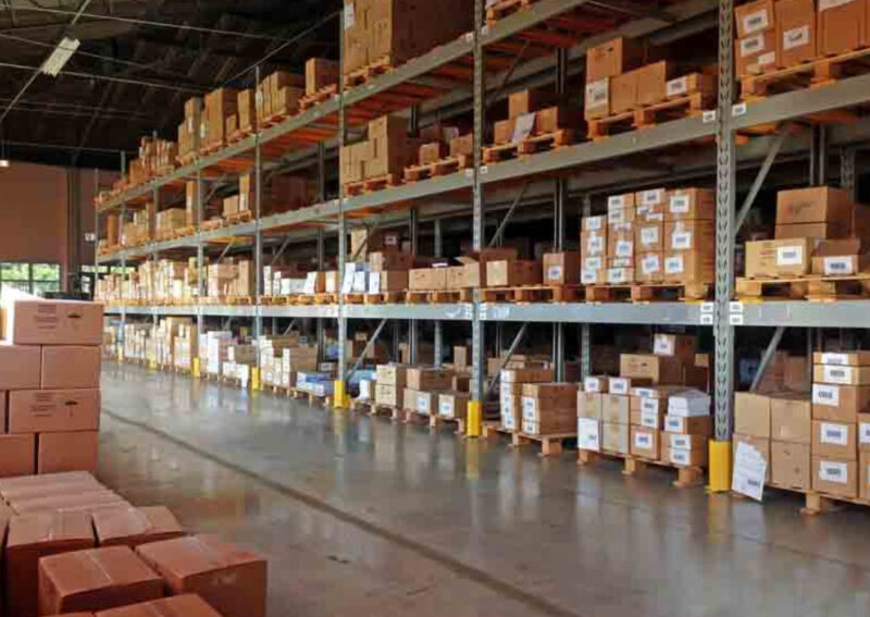 Quy trình xếp dỡ hàng bao kiện được thực hiện một cách cẩn thận và có tổ chức