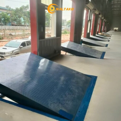 Dock Leveler 6 tấn mặt sàn 2.5x2m