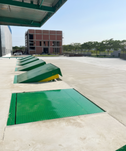 12-Ton Hydraulic Dock Leveler, 2x2m Platform 2