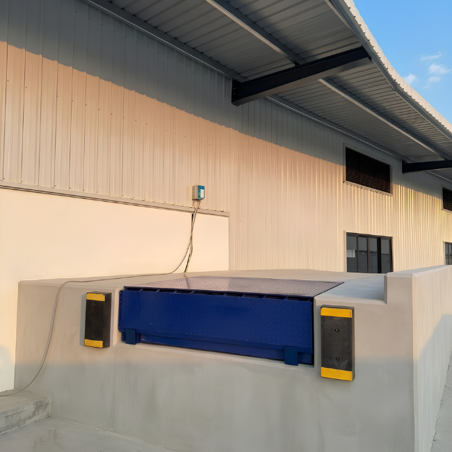 8-ton Hydraulic Dock Leveler with 2x2m Deck 2 8-ton Hydraulic Dock Leveler with 2x2m Deck 2