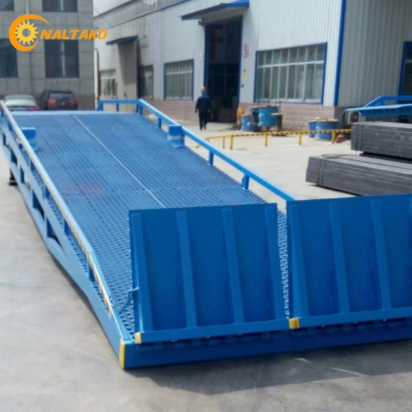 Cầu dẫn xe nâng 12 tấn tiêu chuẩn 2 Cầu dẫn xe nâng 12 tấn tiêu chuẩn 2