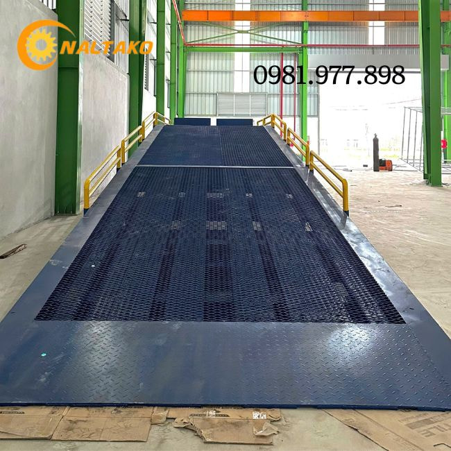 Cầu dẫn xe nâng 6 tấn tiêu chuẩn 3 Cầu dẫn xe nâng 6 tấn tiêu chuẩn 3