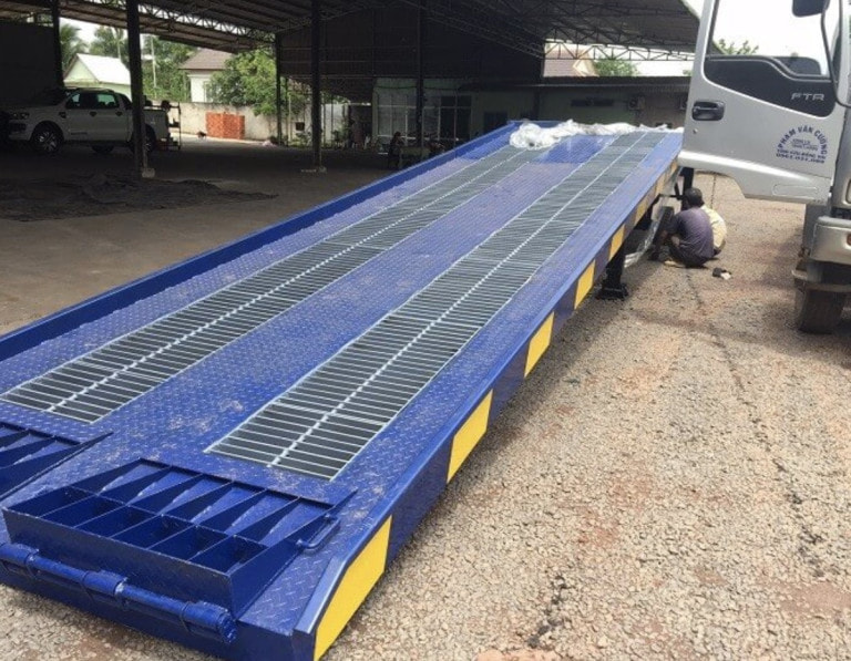 Cầu Dẫn Xe Nâng Sàn Grating 2 Cầu Dẫn Xe Nâng Sàn Grating 2