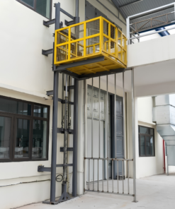 Thang nâng 2 trụ đứng phù hợp với xưởng sản xuất và kho hàng nhỏ