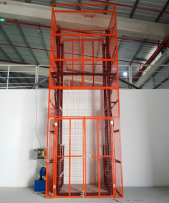 Thang nâng hàng thủy lực tải trọng 1000kg của Naltako được lắp đặt tại công ty Văn Minh