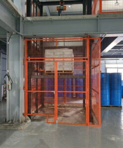 Thang nâng hàng thủy lực được thiết kế nhỏ gọn, không cần tốn diện tích xây phòng máy