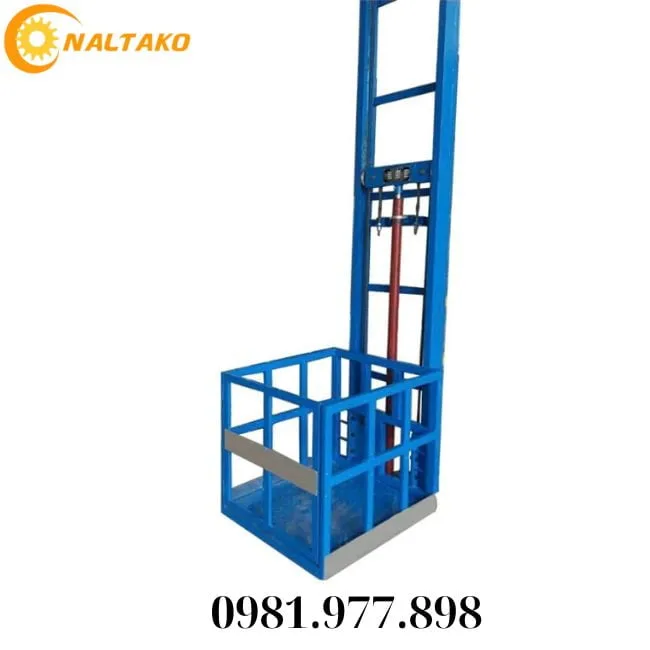 Thang nâng hàng 300kg của Naltako sử dụng hệ thống thủy lực