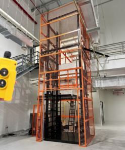Remote-Controlled Hydraulic Cargo Lift Remote-Controlled Hydraulic Cargo Lift