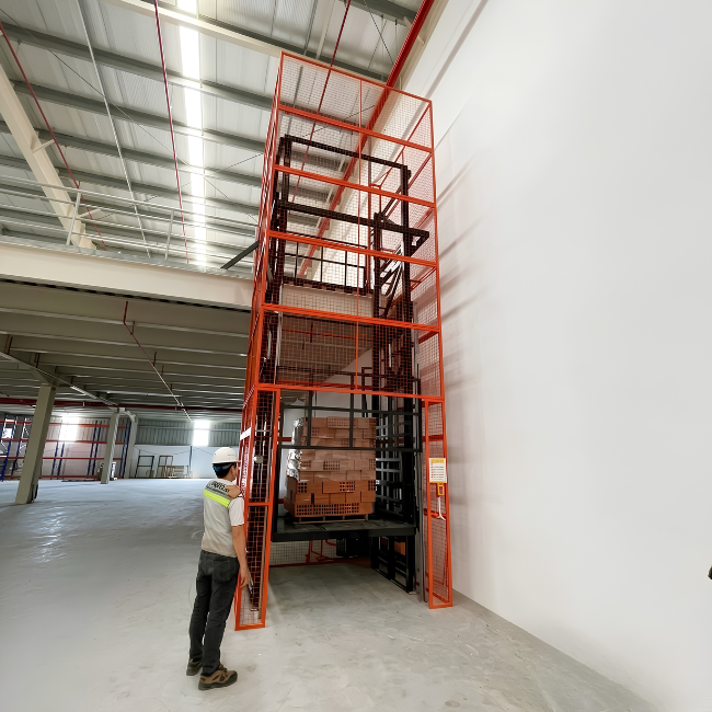 2-ton Hydraulic Cargo Lift 3 2-ton Hydraulic Cargo Lift 3