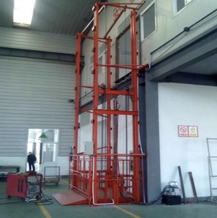 Cách sử dụng thang nâng hàng thủy lực an toàn