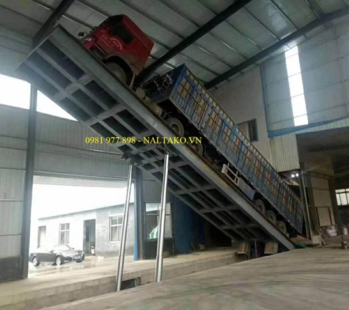 Bàn nâng xe đổ liệu – Bàn nâng xe container 2 Bàn nâng xe đổ liệu – Bàn nâng xe container 2