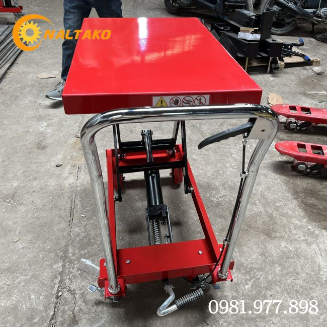 Xe mặt bàn 500kg - nâng cao 0.9m