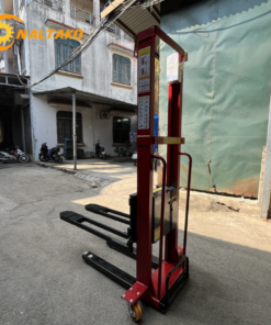 Xe Nâng Tay Cao Tự Leo 2