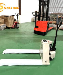 Xe nâng tay thấp điện 2 tấn là thiết bị nâng hiện đại, không gây tốn nhiều sức lực